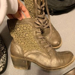 Olive Green Roxy Boots